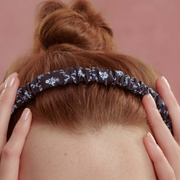 Wet Brush × Hill House Satin Scrunchie Headband - Navy Trellis