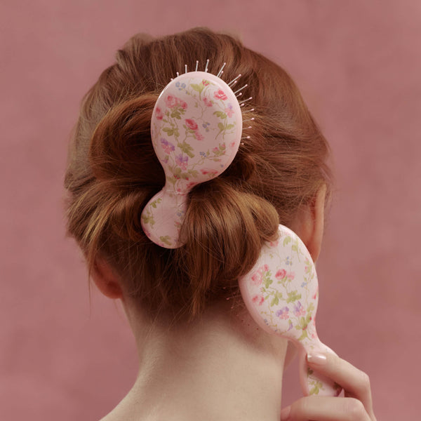 Wet Brush × Hill House Mini Detangler - Pink Bluebonnet Floral