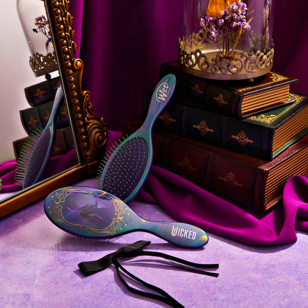 Wet Brush x Universal Wicked Original Detangler & Accessory Kit – Elphaba